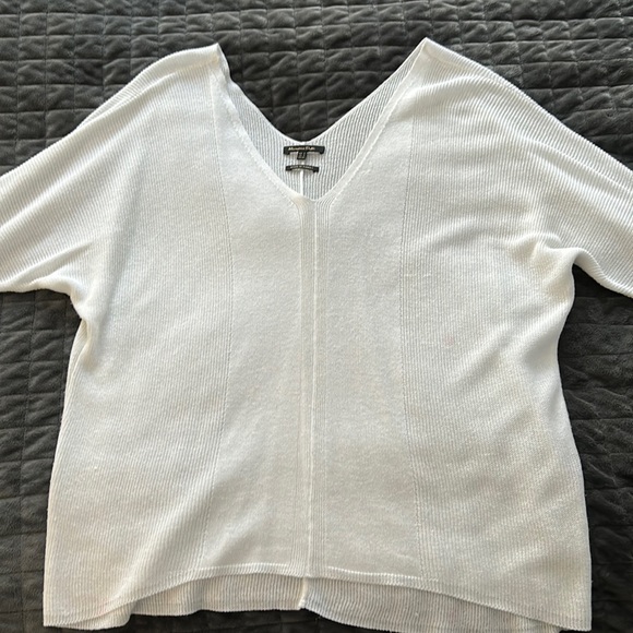 White, three quarter sleeved top! Sheer back (barely there stain - pictured) - Picture 2 of 6